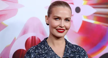 Lara Worthington is officially back home in Australia
