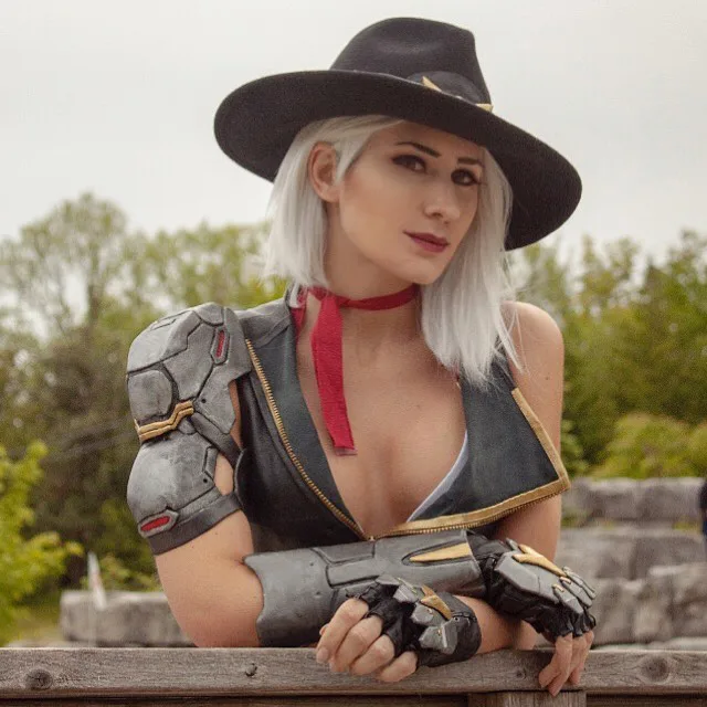 Ashe Overwatch cosplay
