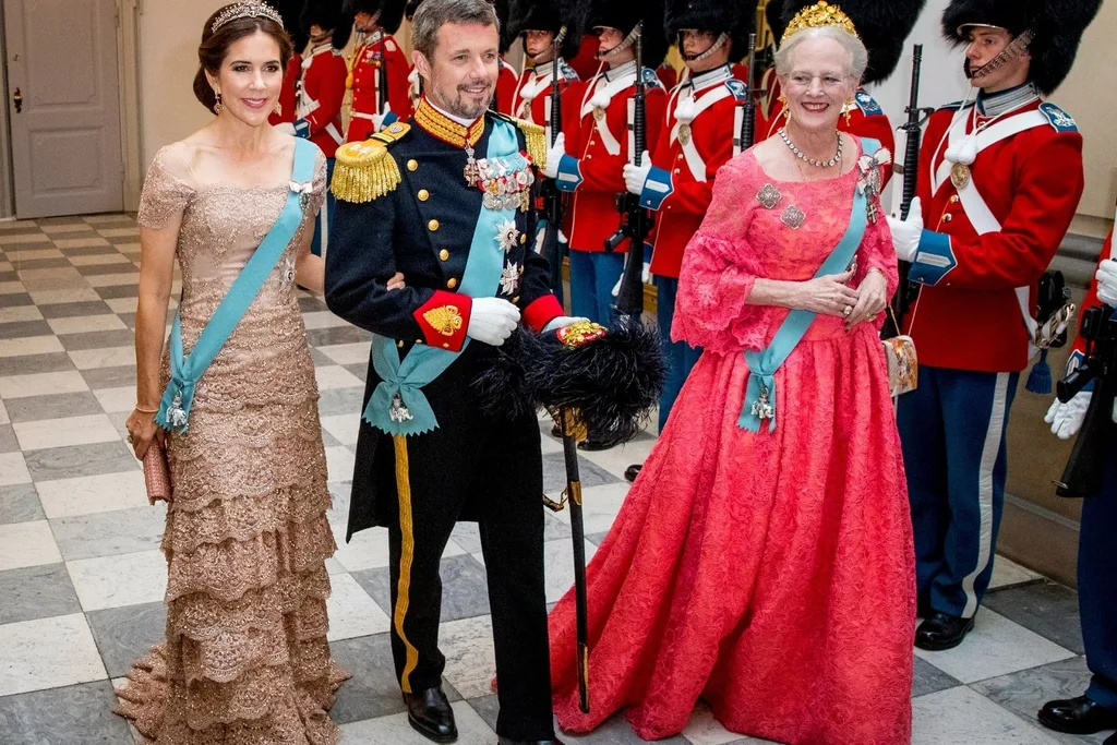 Mary and Fred attend a gala with Queen Margrethe