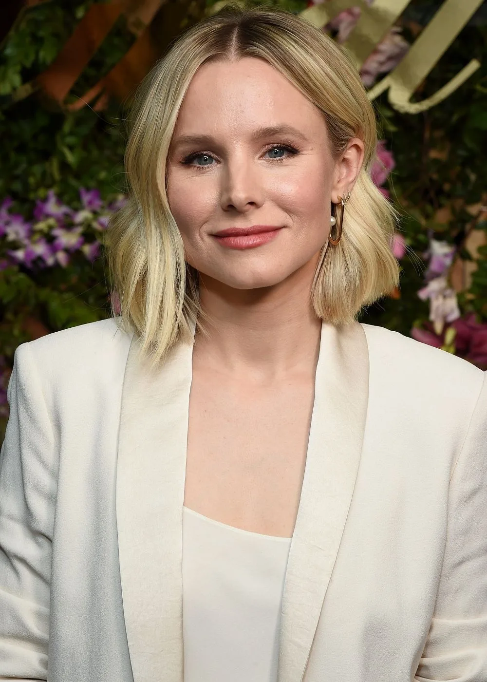 Kirsten Bell gossip girl