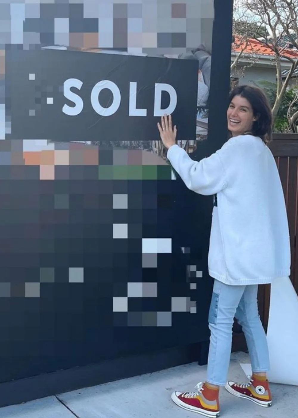 isabella-carlstrom-sold-sign