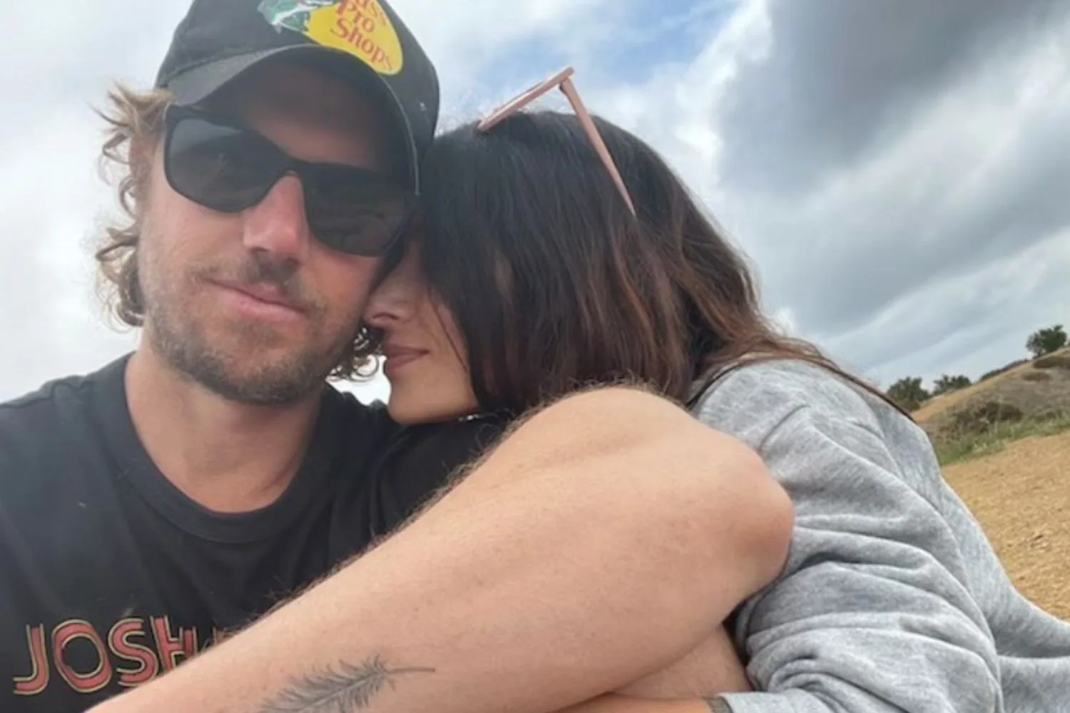 sarah-shahi-adam-demos-beach