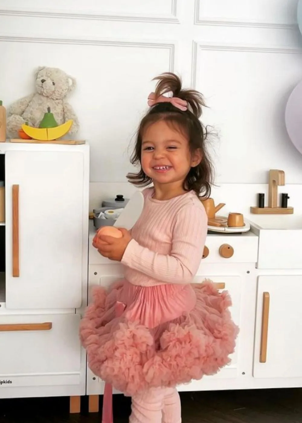 charlie-wood-kid-kitchen