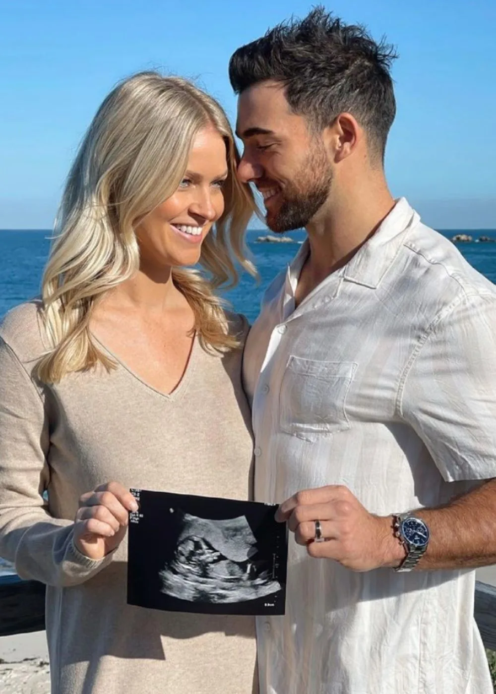 renae-ayris-andrew-pap-sonogram
