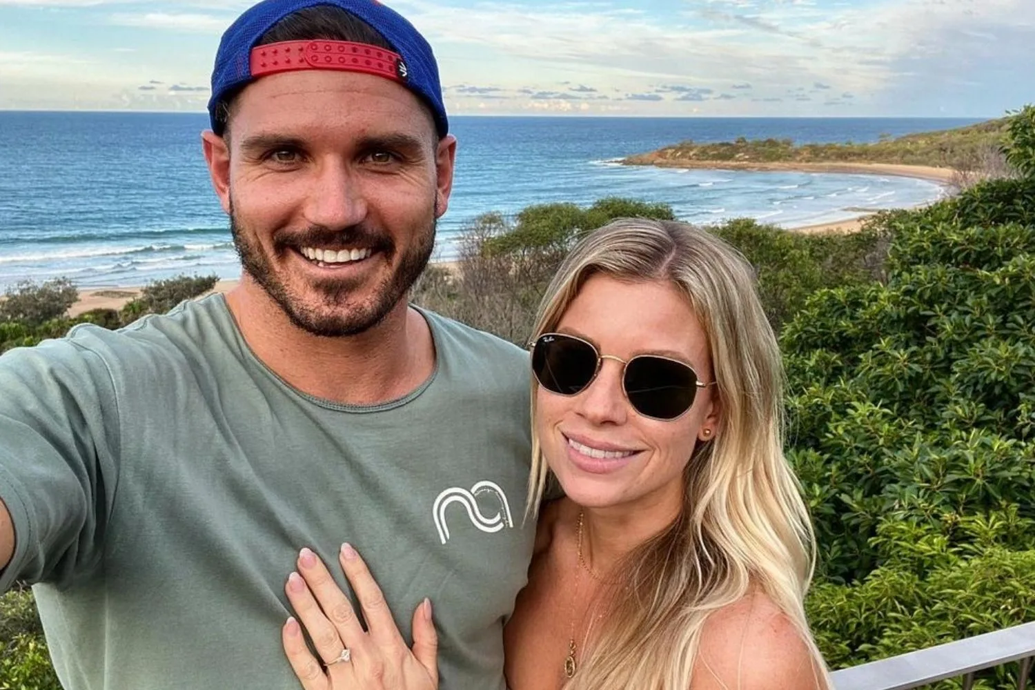 simon-mee-bec-fiancee