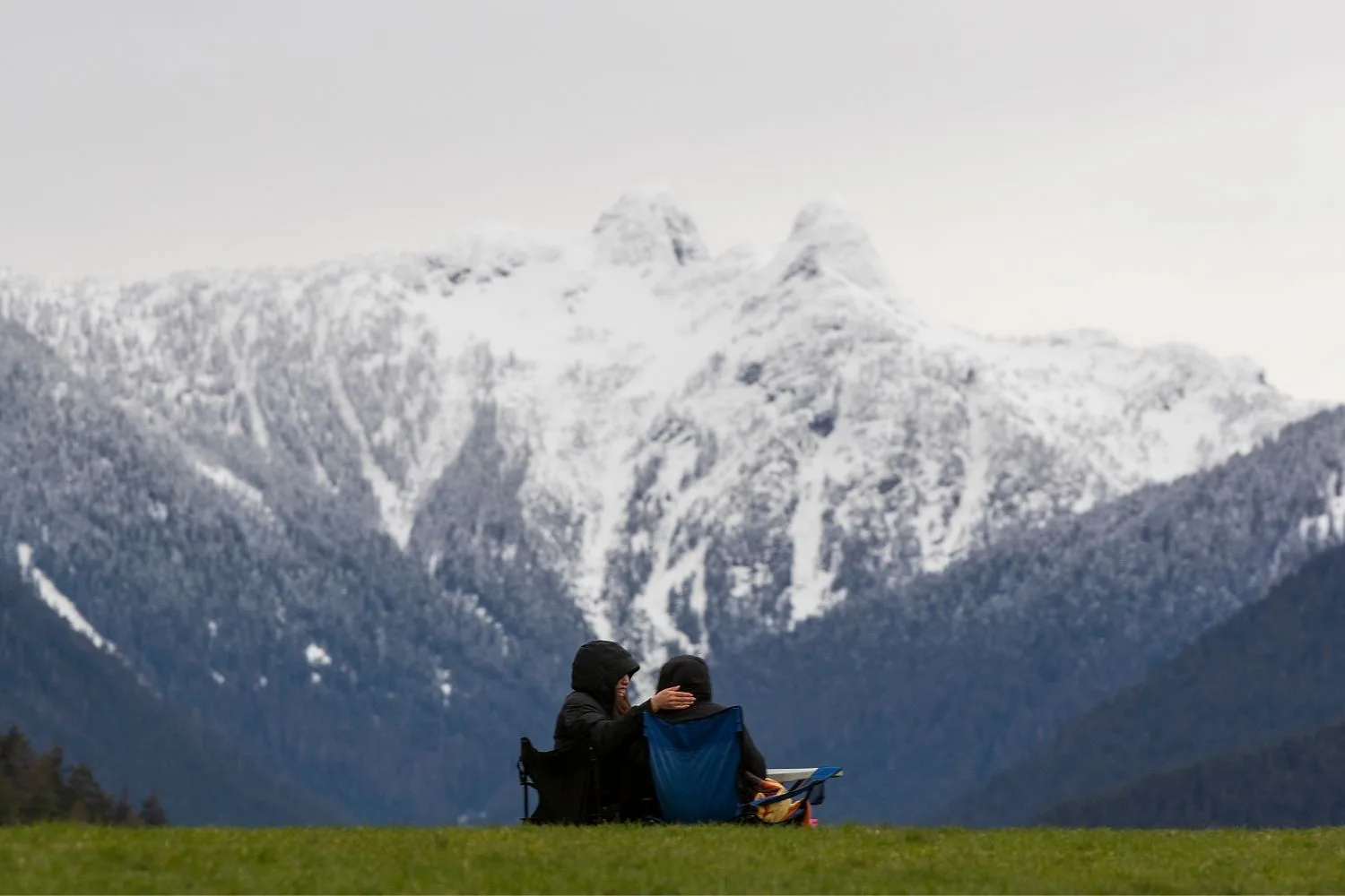 attachment-theory-couple-snow-caps