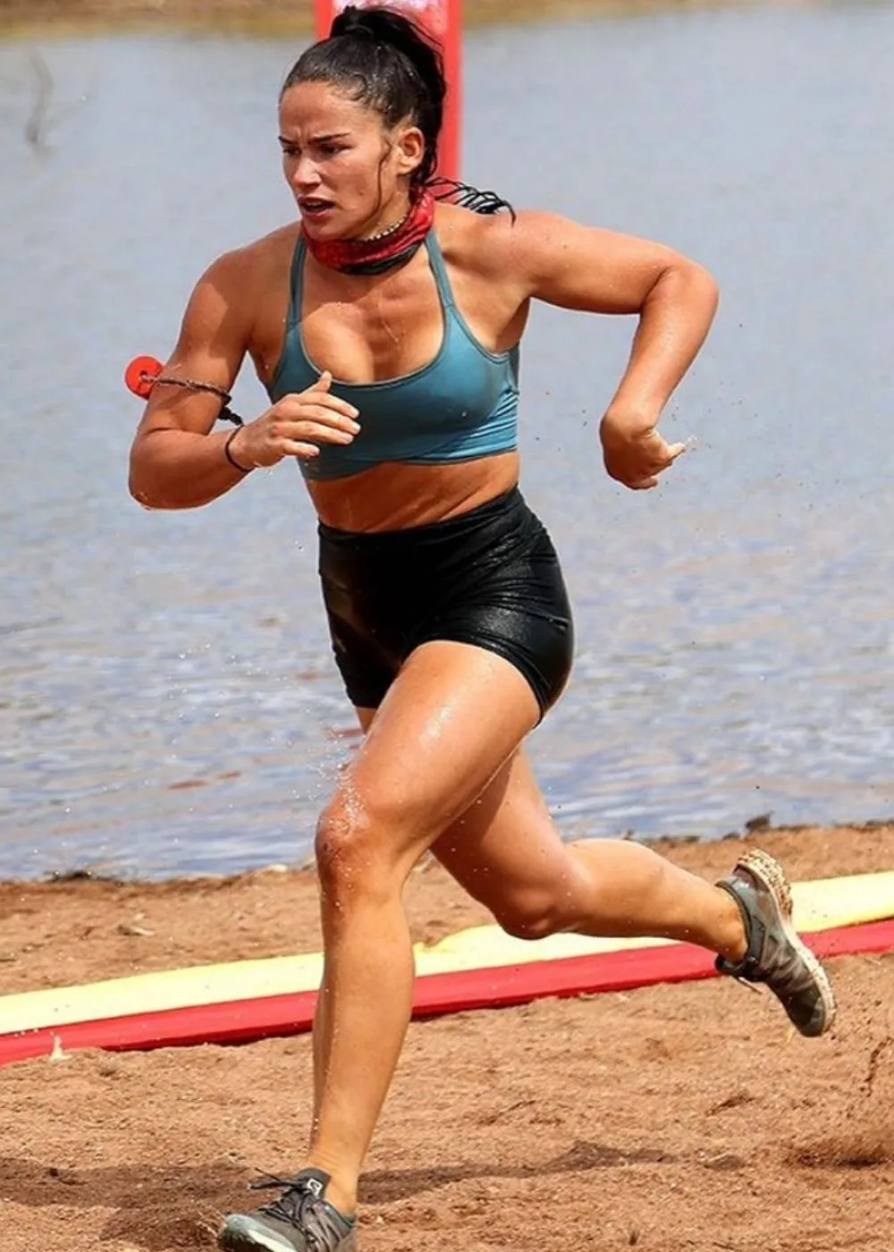 chelsea-hackett-survivor