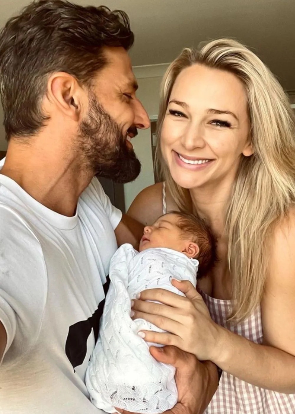 anna-heinrich-tim-robards-newborn