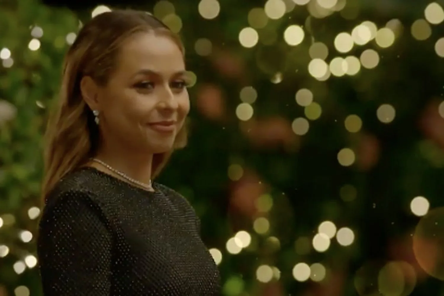 brooke-blurton-black-dress-bachelorette