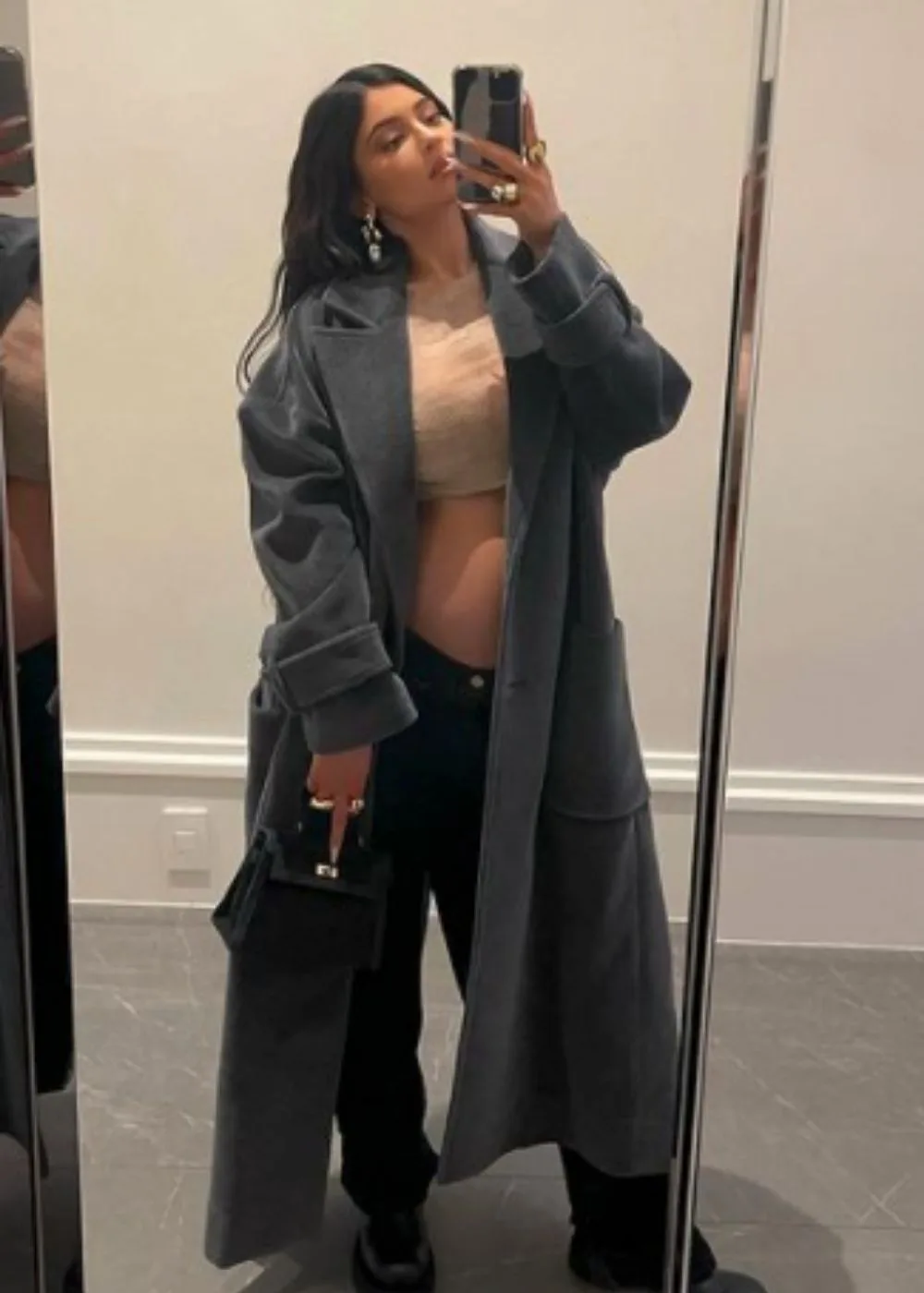 kylie-jenner-pregnant-bump