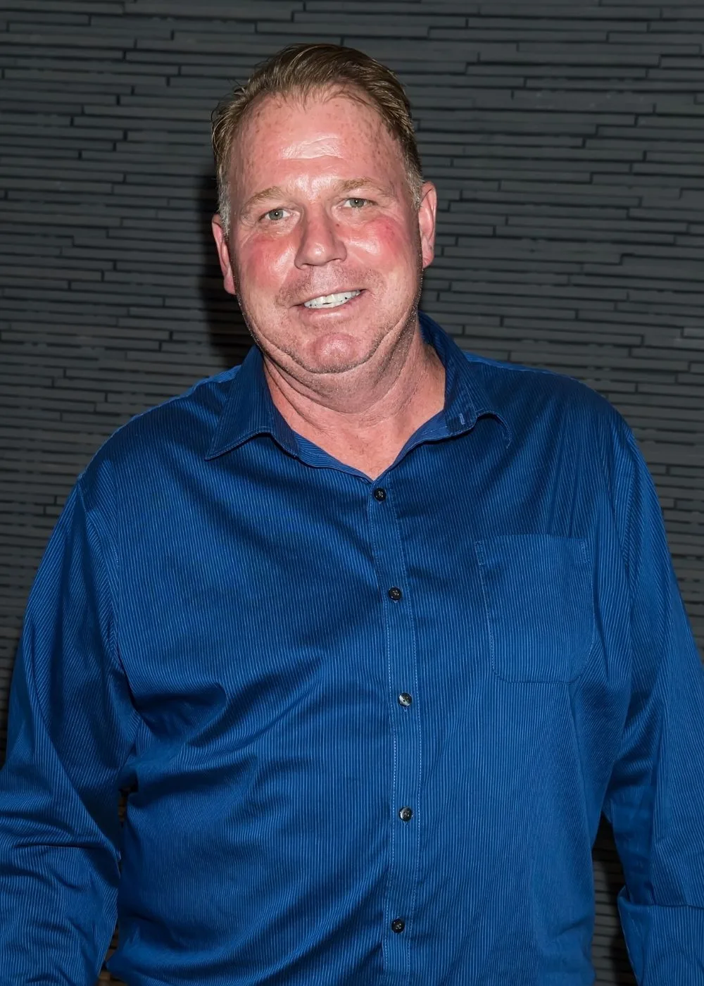 thomas-markle-blue-shirt