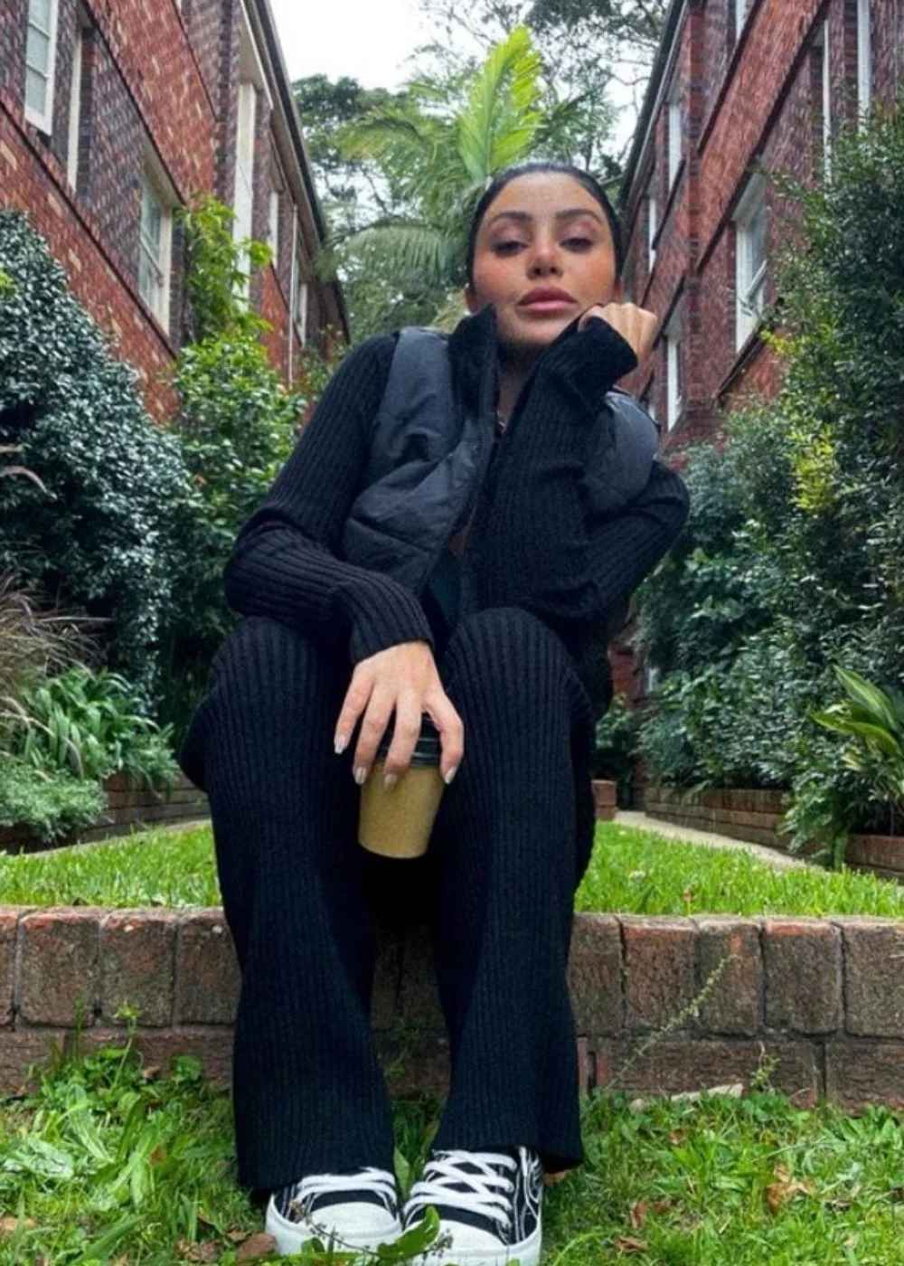 martha-black-outfit