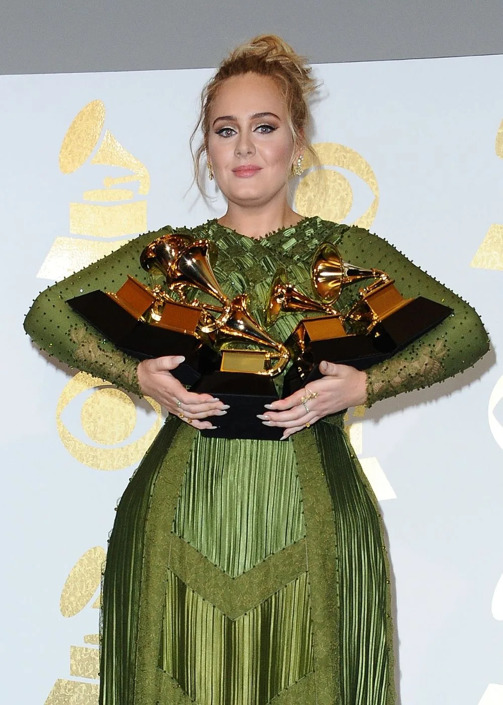 adele-grammies-2017-green-dress