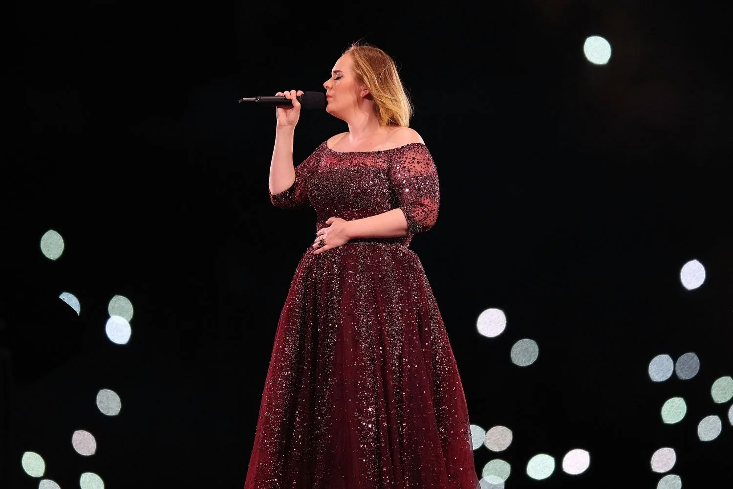 adele-performing-in-melbourne
