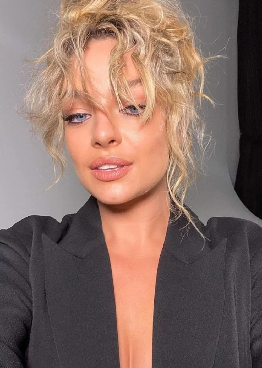 abbie-chatfield-black-top