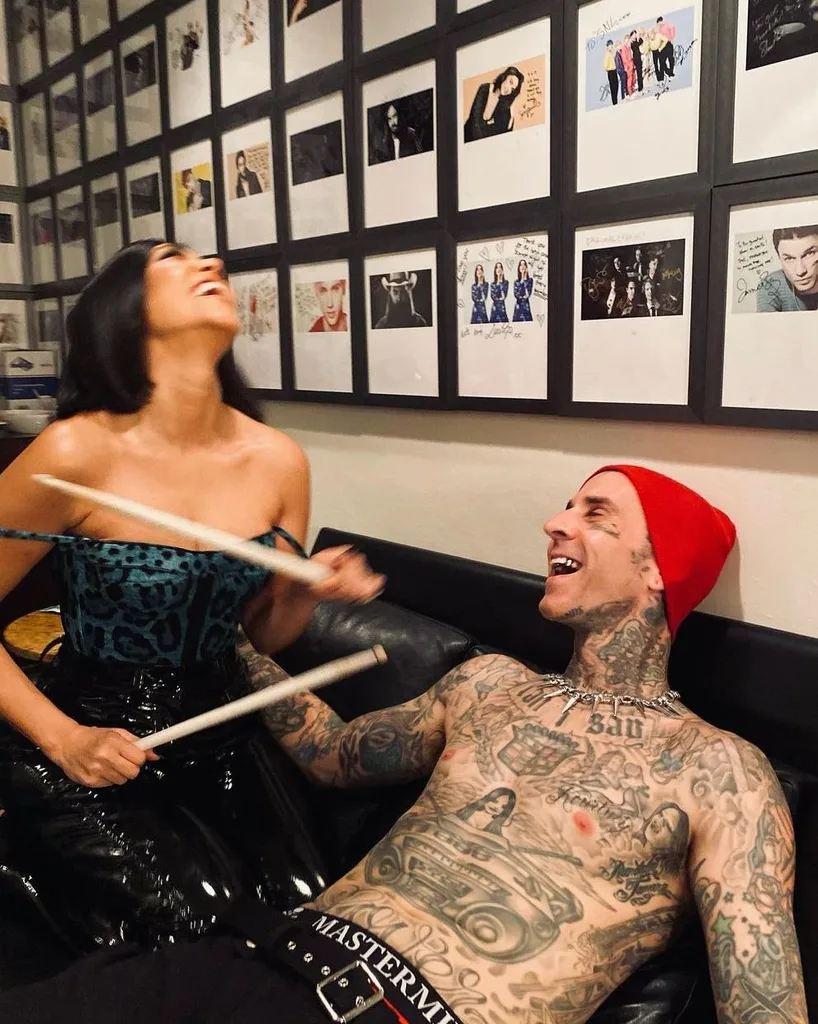 kourtney and travis snl