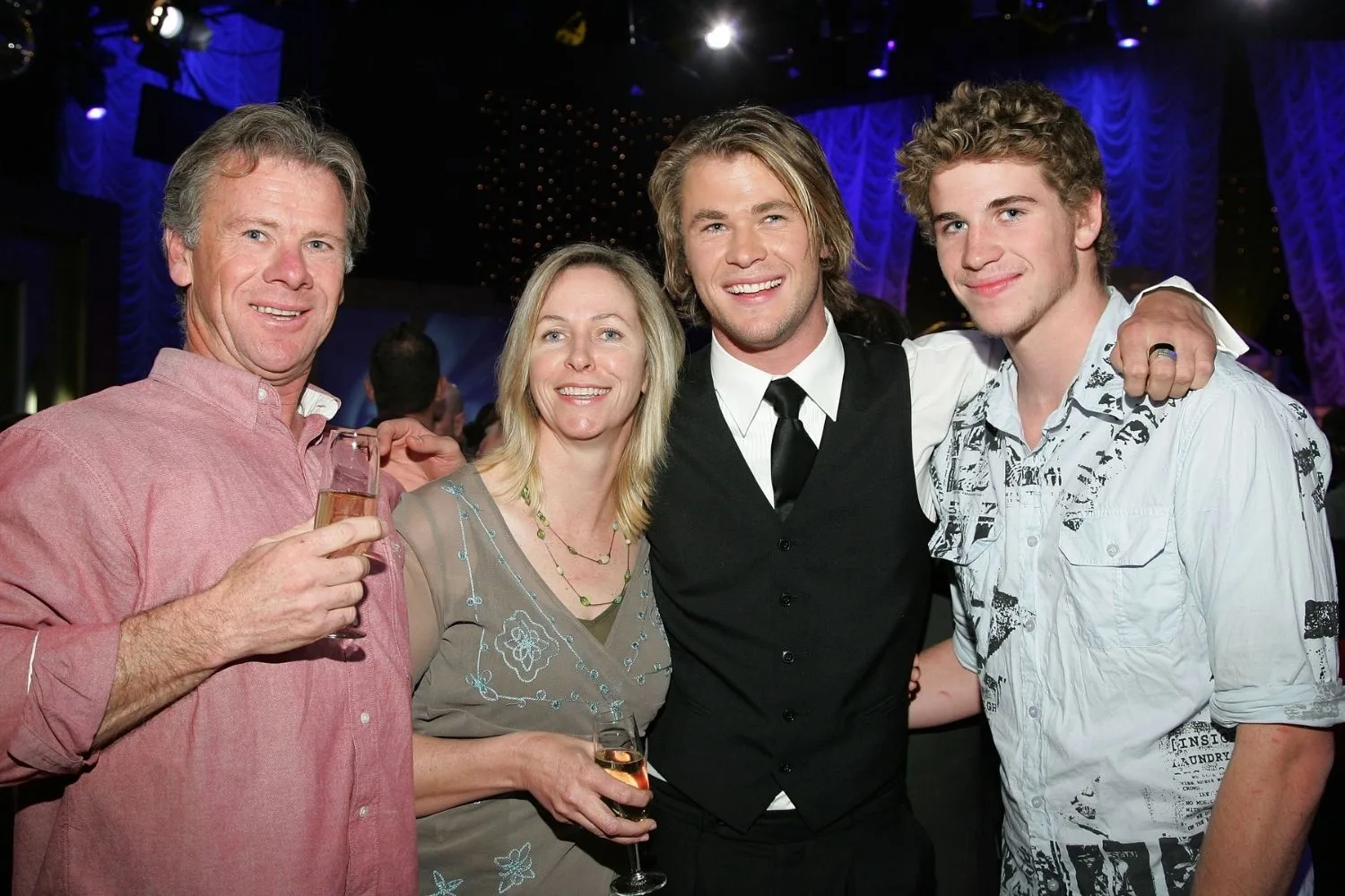 chris-liam-hemsworth-family-parents