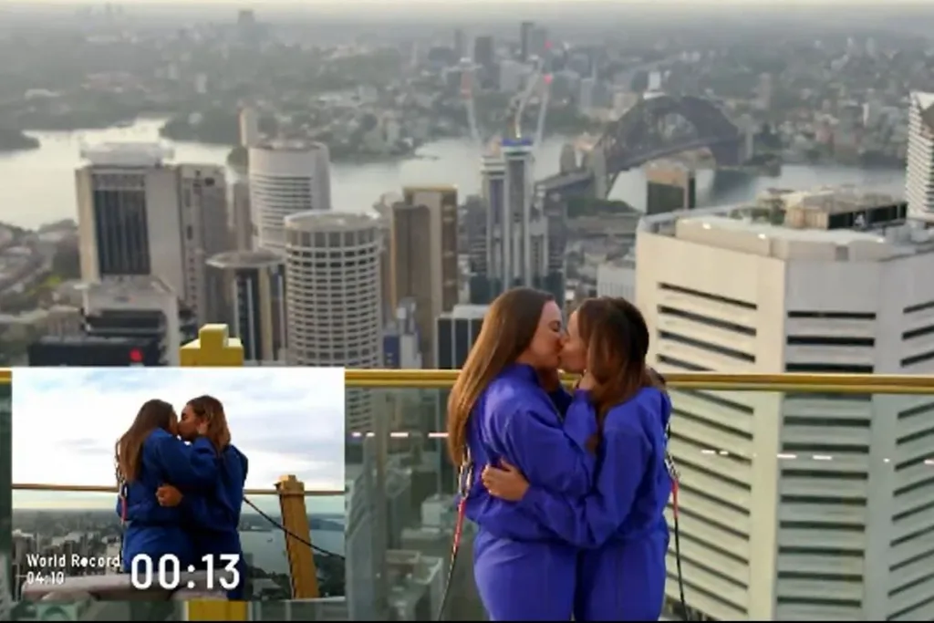 jamie lee and brooke kiss