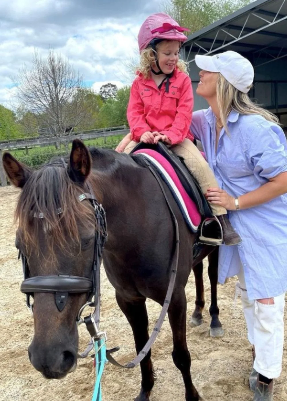 phoebe-burgess-daughter-poppy-horse