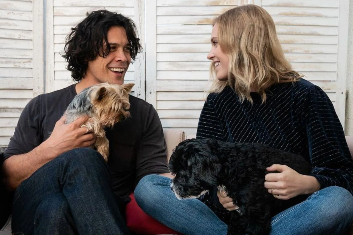 eliza-taylor-bob-morley-dogs