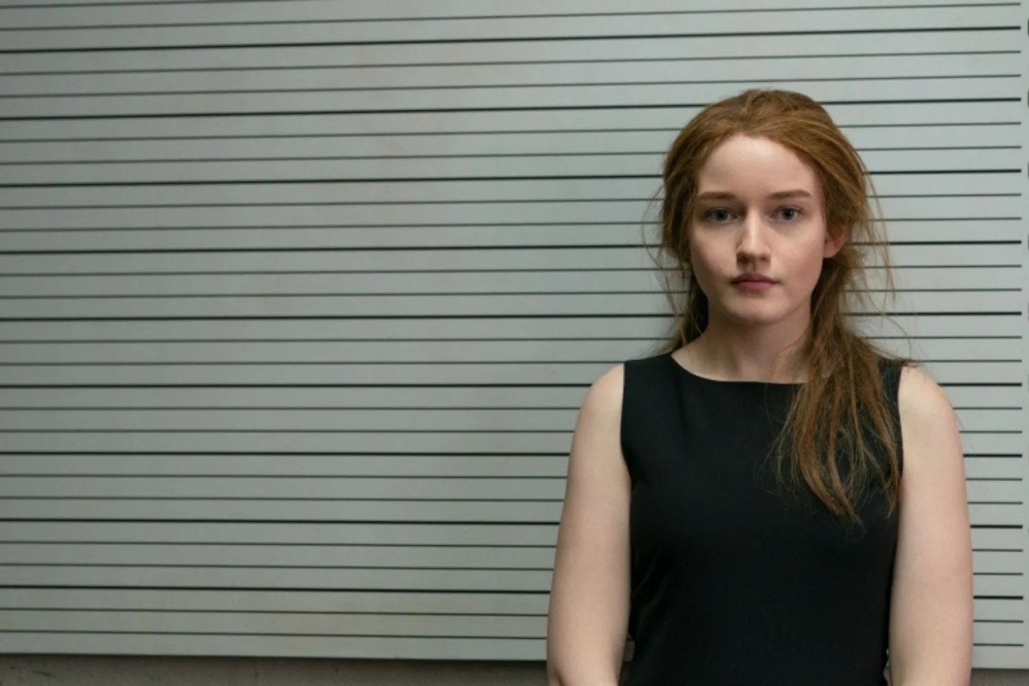 julia-garner-inventing-anna