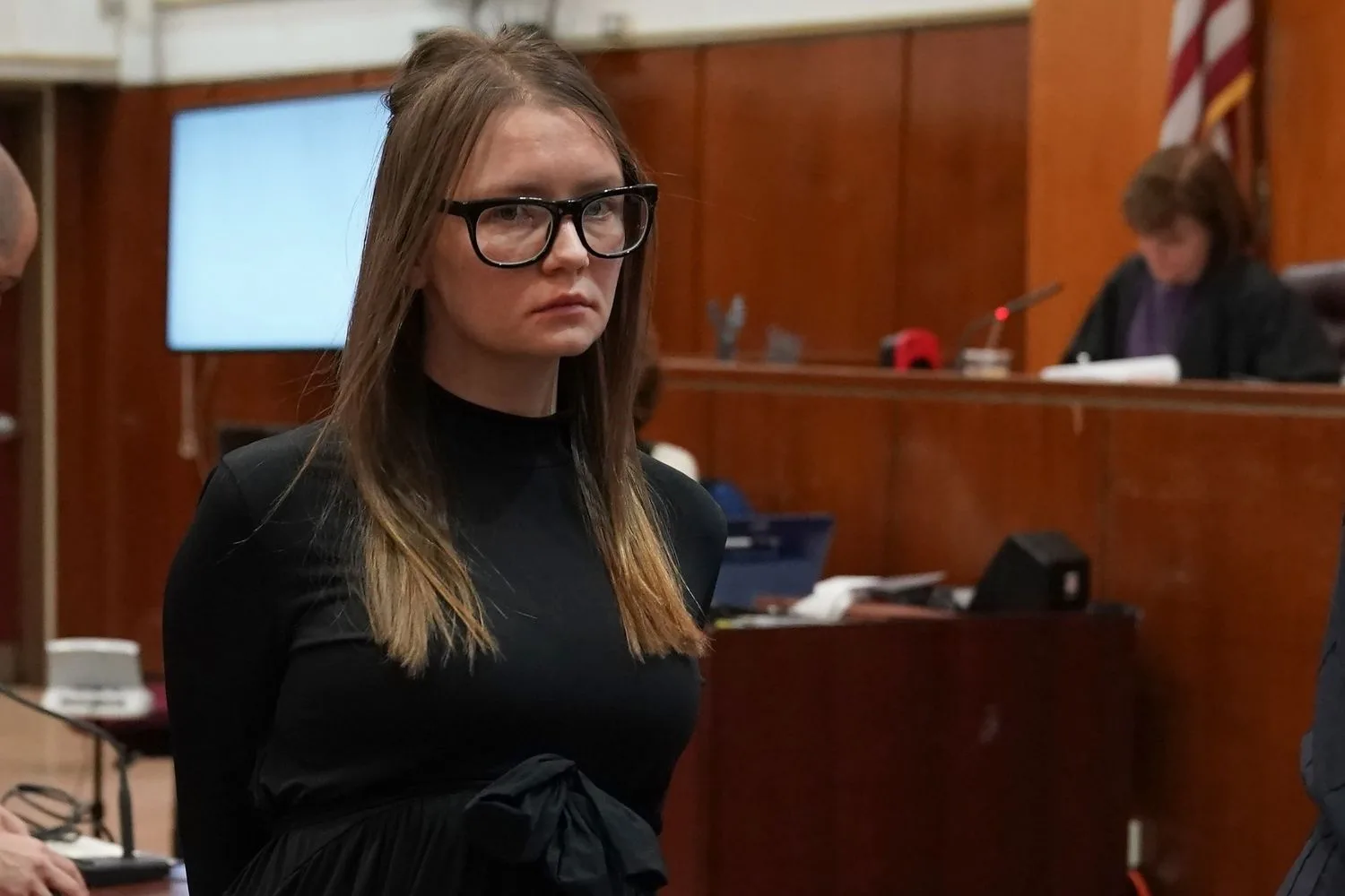 anna-delvey-black-dress-trial