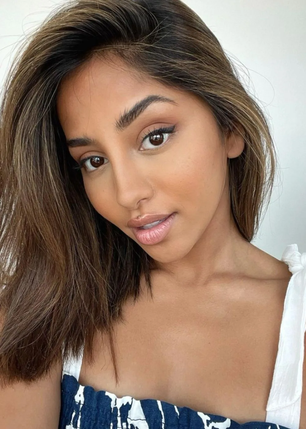 maria-thattil-blue-top