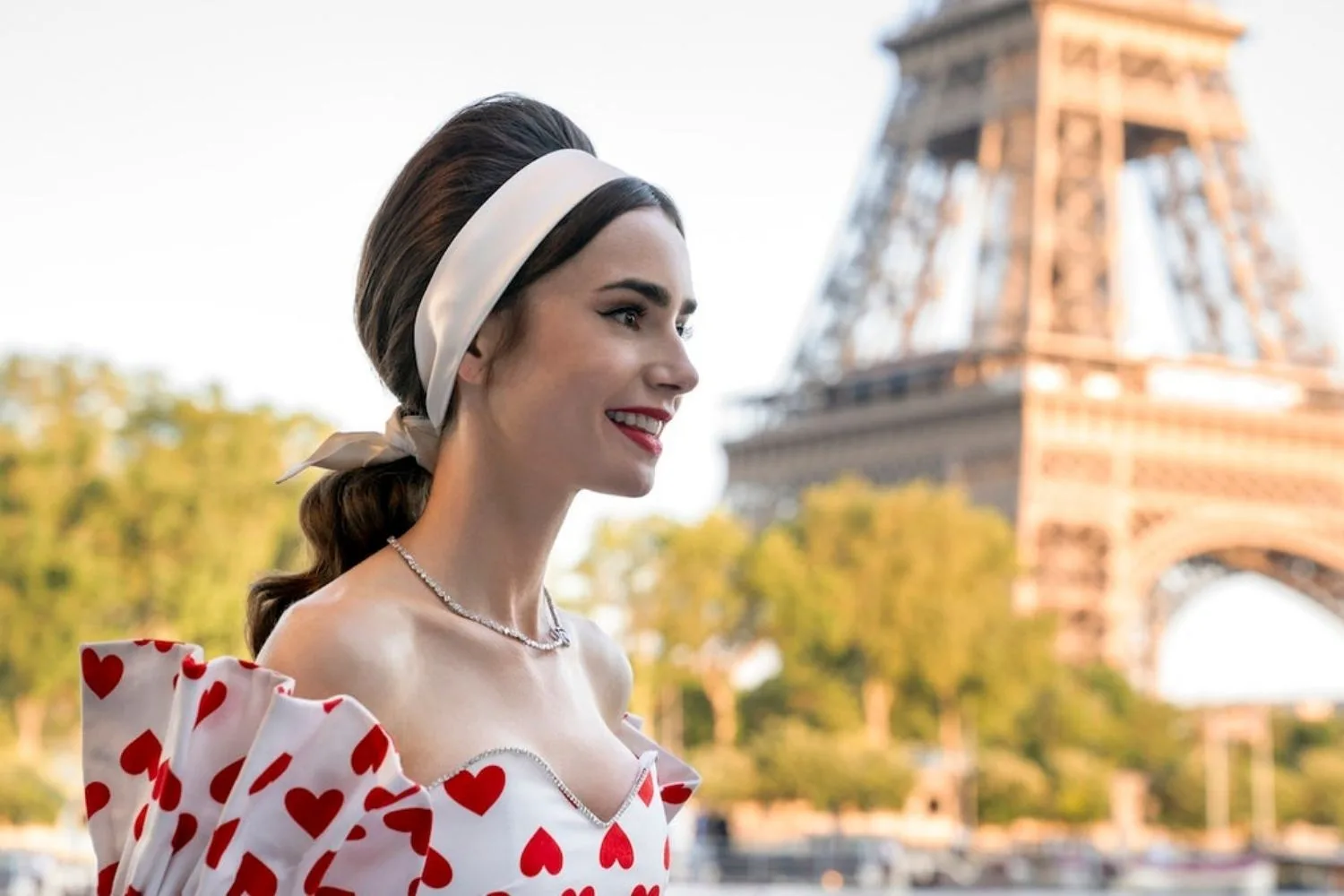 emily-in-paris-lily-collins