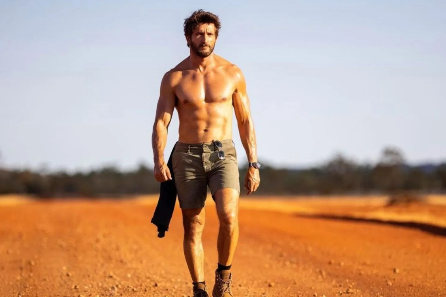jonathan-lapaglia-shirtless-outback