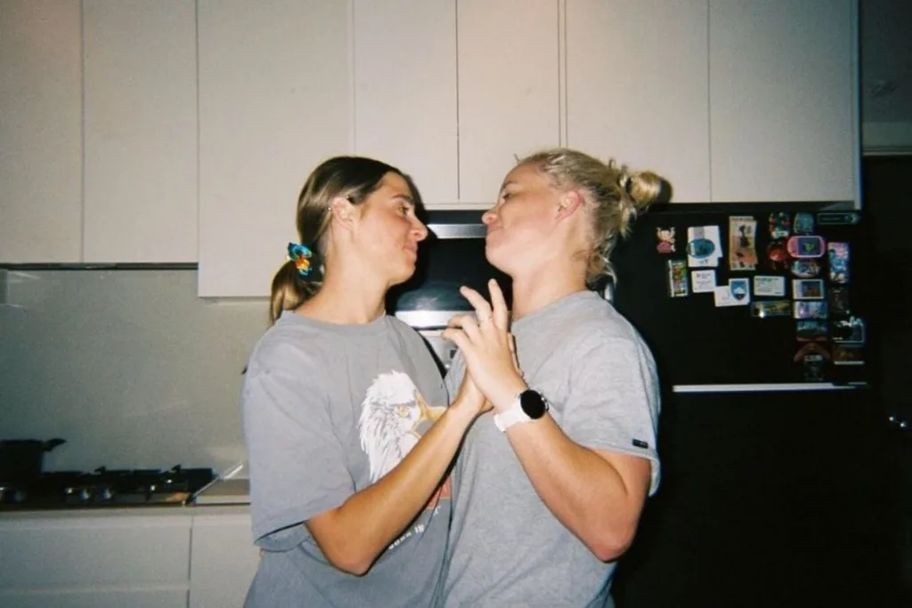 holly and amelia still together