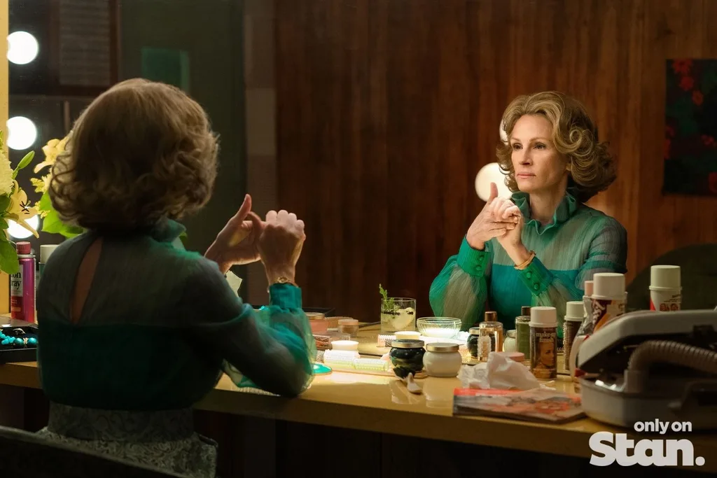 julia-roberts-as-martha-mitchell