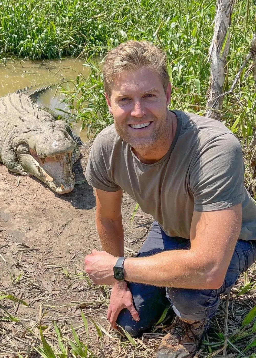 chris-hemsworth-crocodile-wildlife