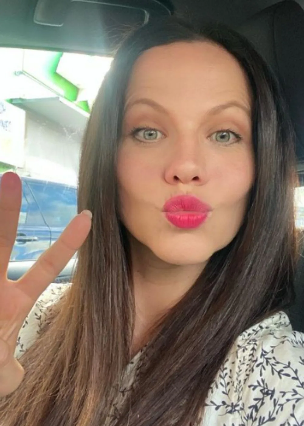 tammin-sursok-selfie