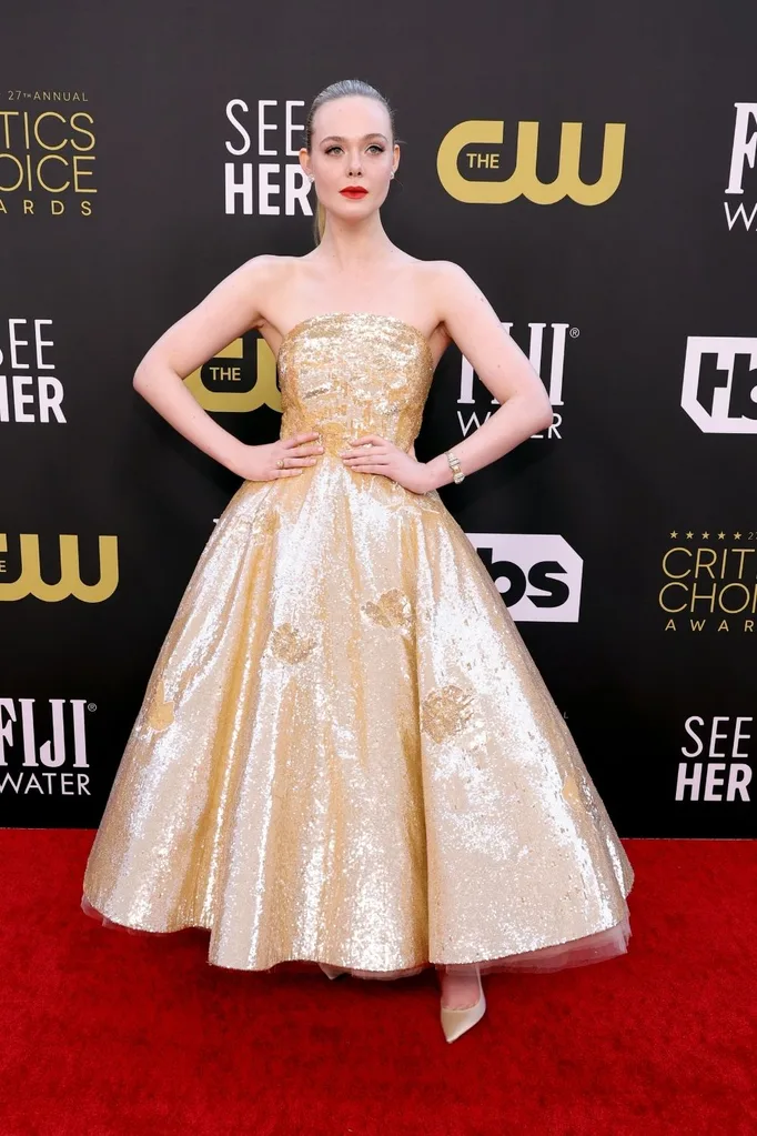 Elle Fanning wears Oscar de la Renta at the Critics' Choice Awards 2022.