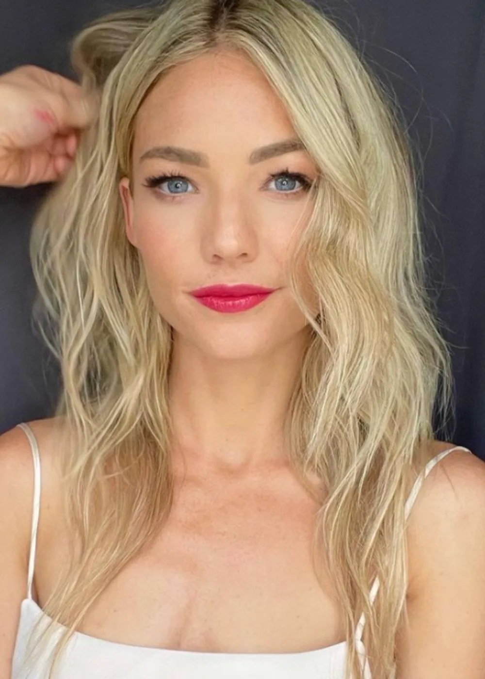 sam-frost-hair-makeup