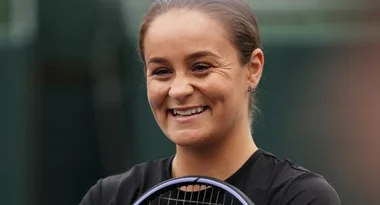 Ash Barty announces shock retirement from tennis