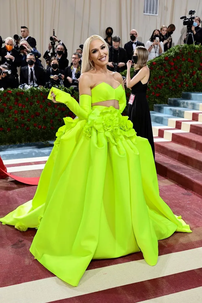 Gwen Stefani at the 2022 Met Gala wearing Vera Wang.