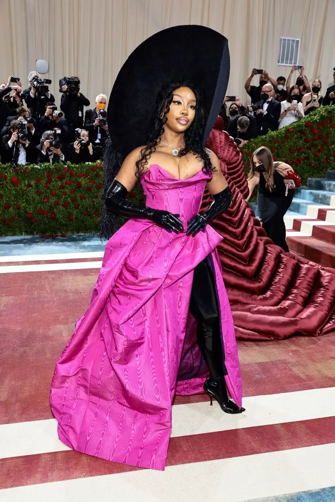 Sza at the 2022 Met Gala wearing Vivienne Westwood.