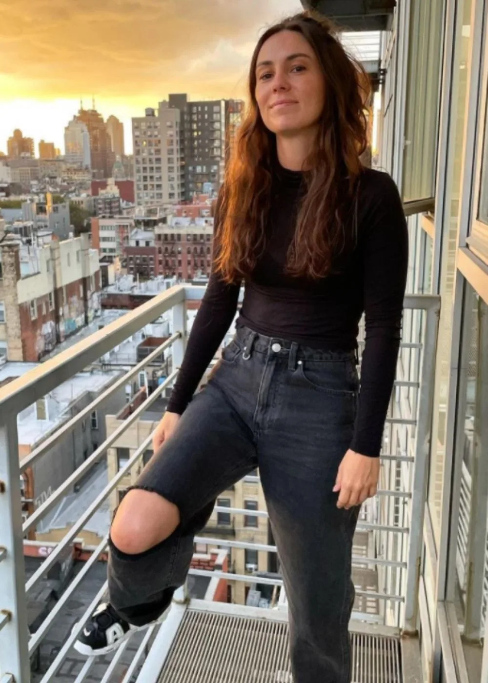 amy-shark-black-outfit