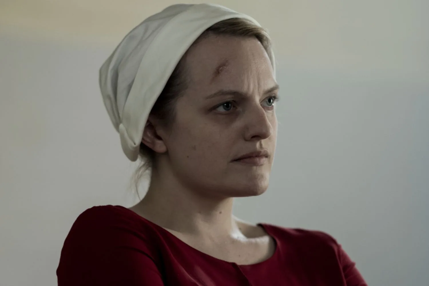 elisabeth-moss-handmaids-tale