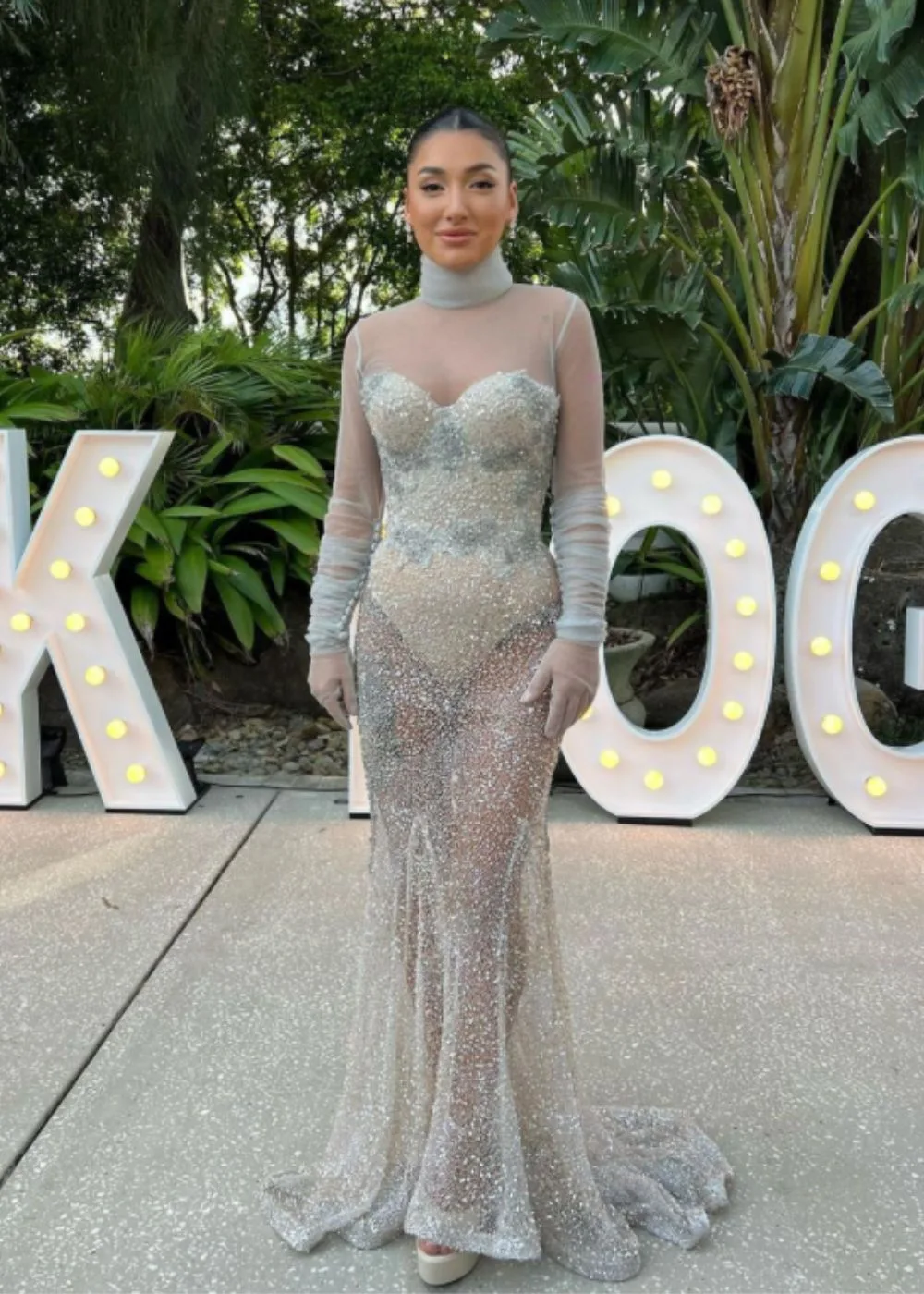 ella-ding-red-carpet