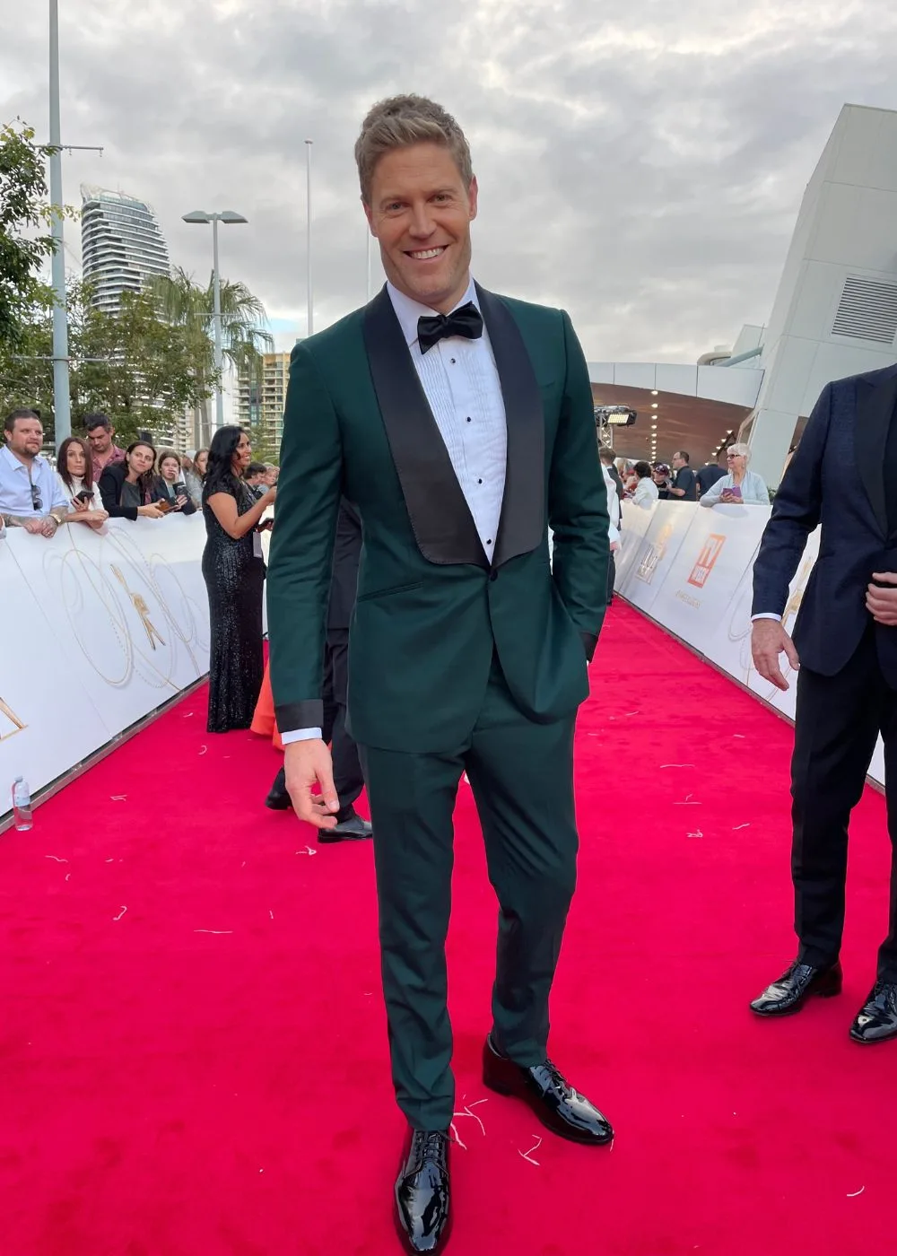 chris-brown-logies-red-carpet