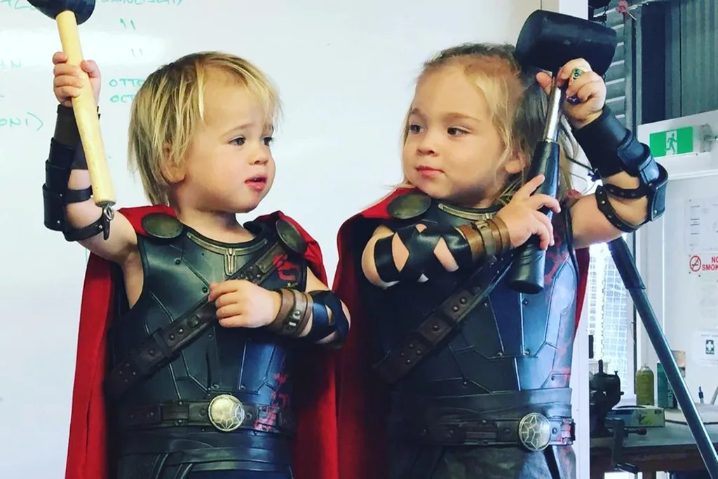 chris-hemsworth-twins