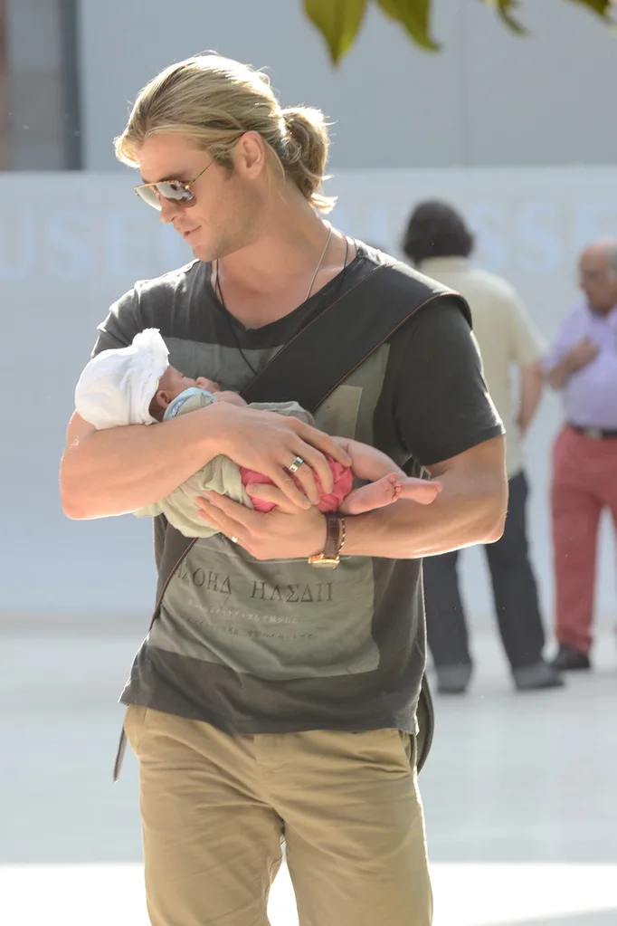 chris-hemsworth-india-baby