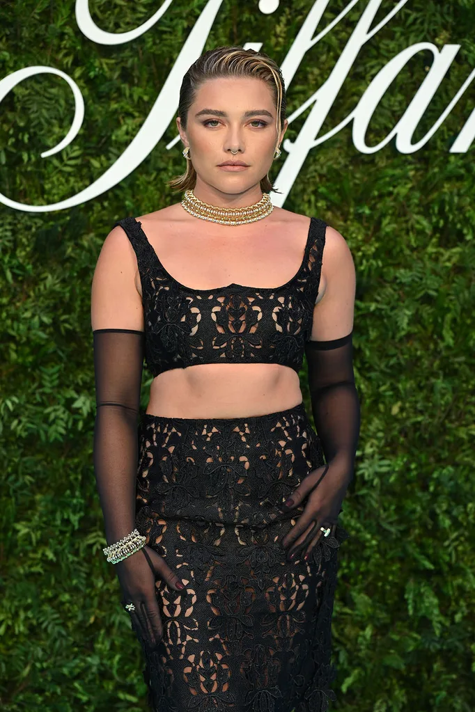 florence-pugh-black-dress
