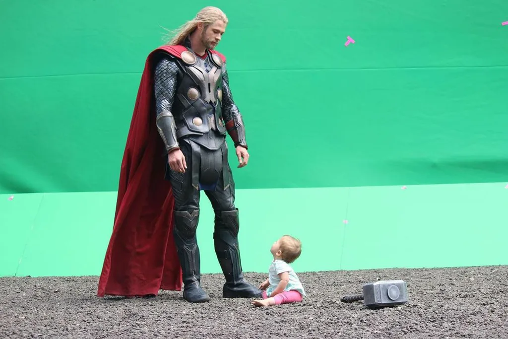 chris-hemsworth-india-baby