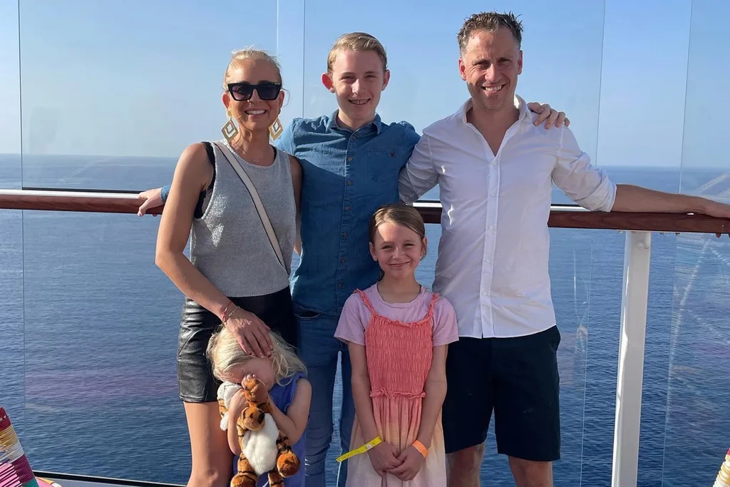 carrie-bickmore-family
