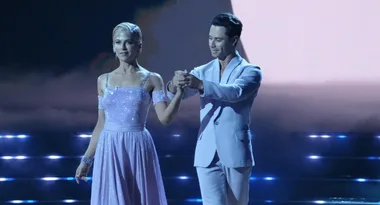 Selma Blair’s suprise act brings audience to tears