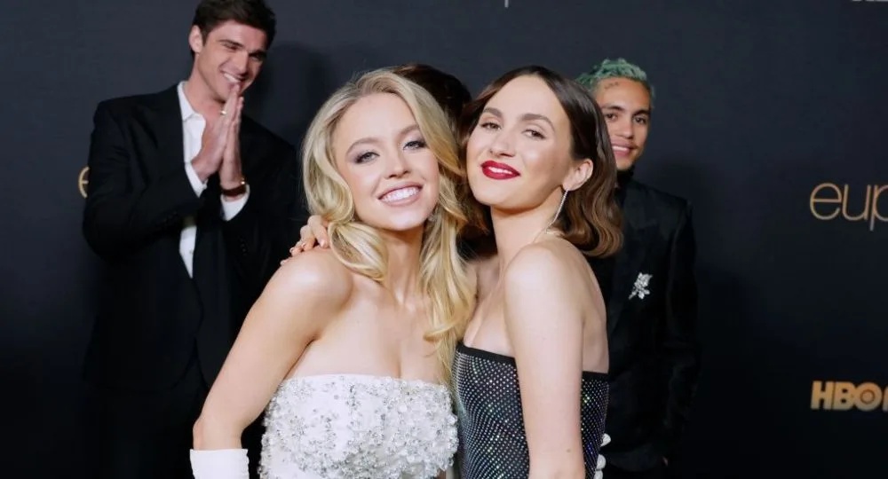 On screen sisters, in real life bestfriends.
