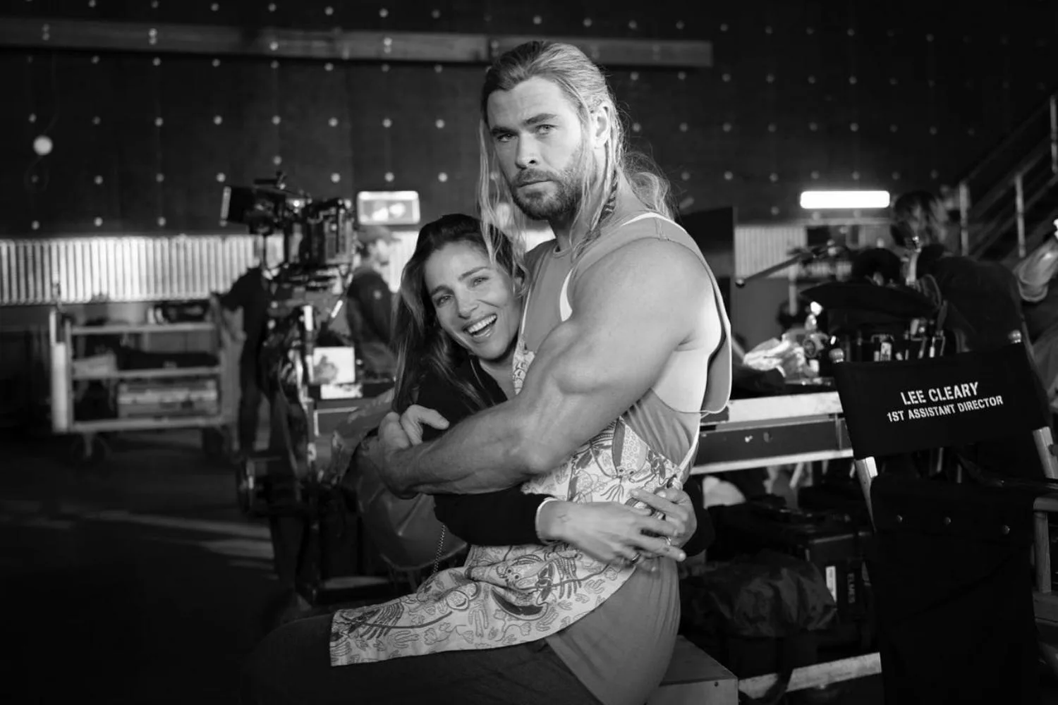 chris hemsworth wife